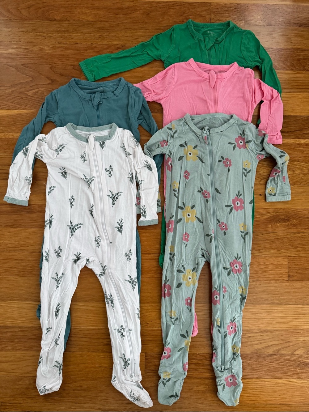 Kyte Baby Footed Pajama Set Lot of 5, 12-18 months